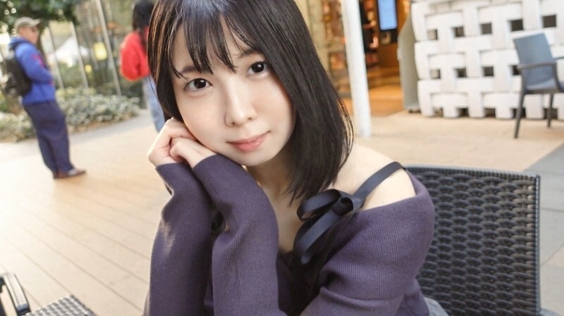 SIRO-5489 "πÇÉIs this gap amazing?πÇæ A calm nursery teacher who is popular with parents is sexually frustrated. She has a pure face, but she wears underwear like this all the time... The sight of her shaking her hips on her own is too erotic! [...]&